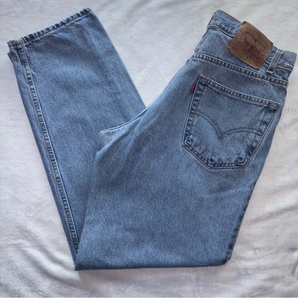Vintage Levi’s 550 Relaxed Fit Jeans W33 L30 90s Light Wash High Rise